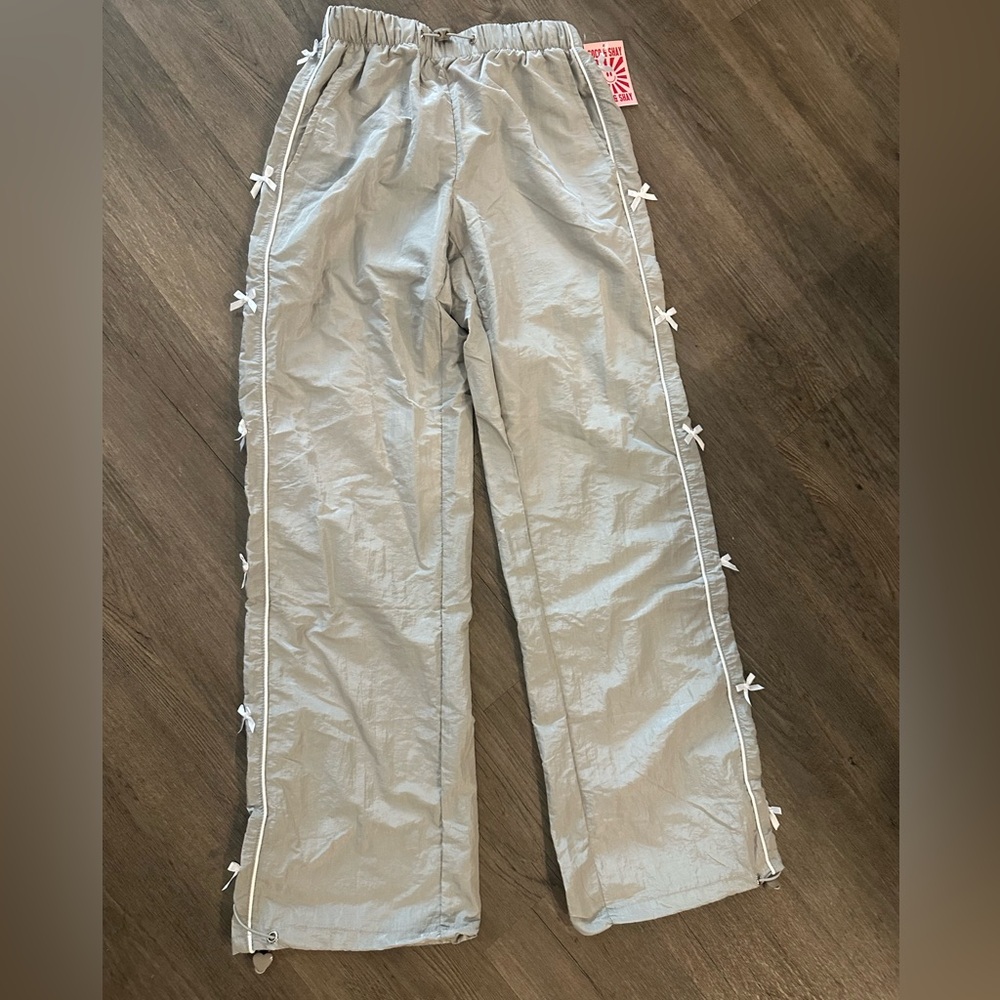 NWT Coco & Shay Gray With Bows On The Side Pants For Women Size XS